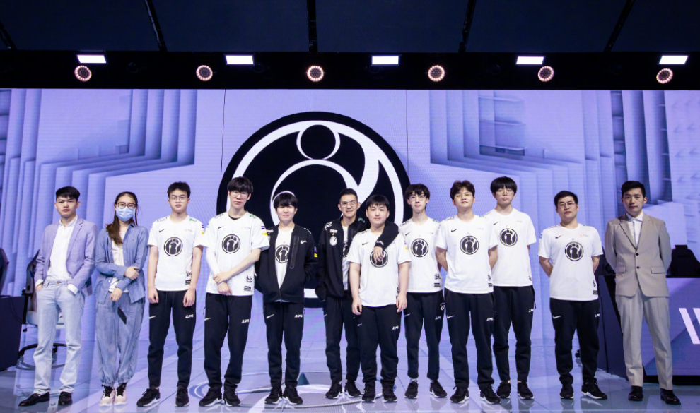 雨的对决成 雨的对决成